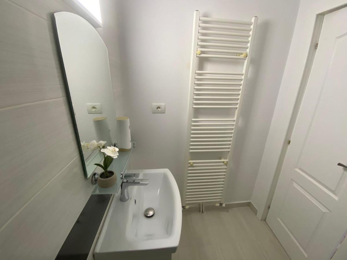 Casa Cattleya Hotell Târgu Jiu Eksteriør bilde
