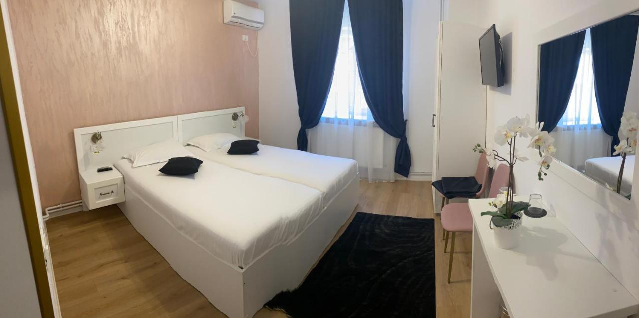 Casa Cattleya Hotell Târgu Jiu Eksteriør bilde