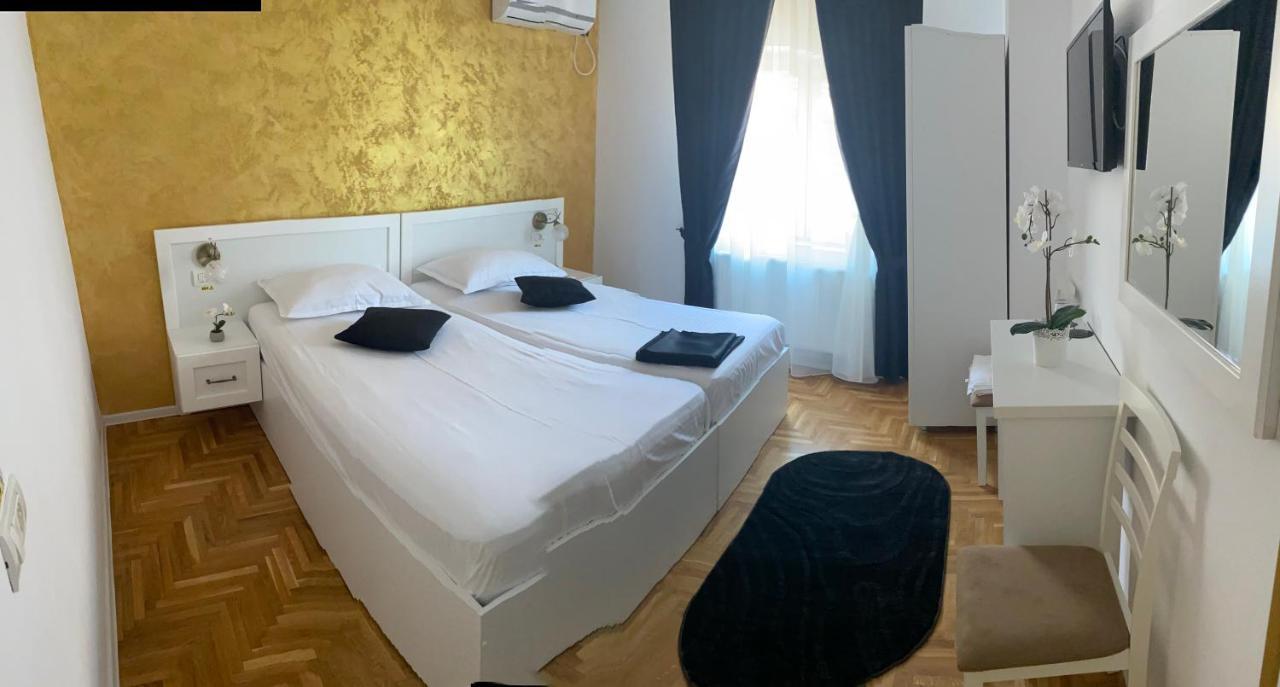 Casa Cattleya Hotell Târgu Jiu Eksteriør bilde