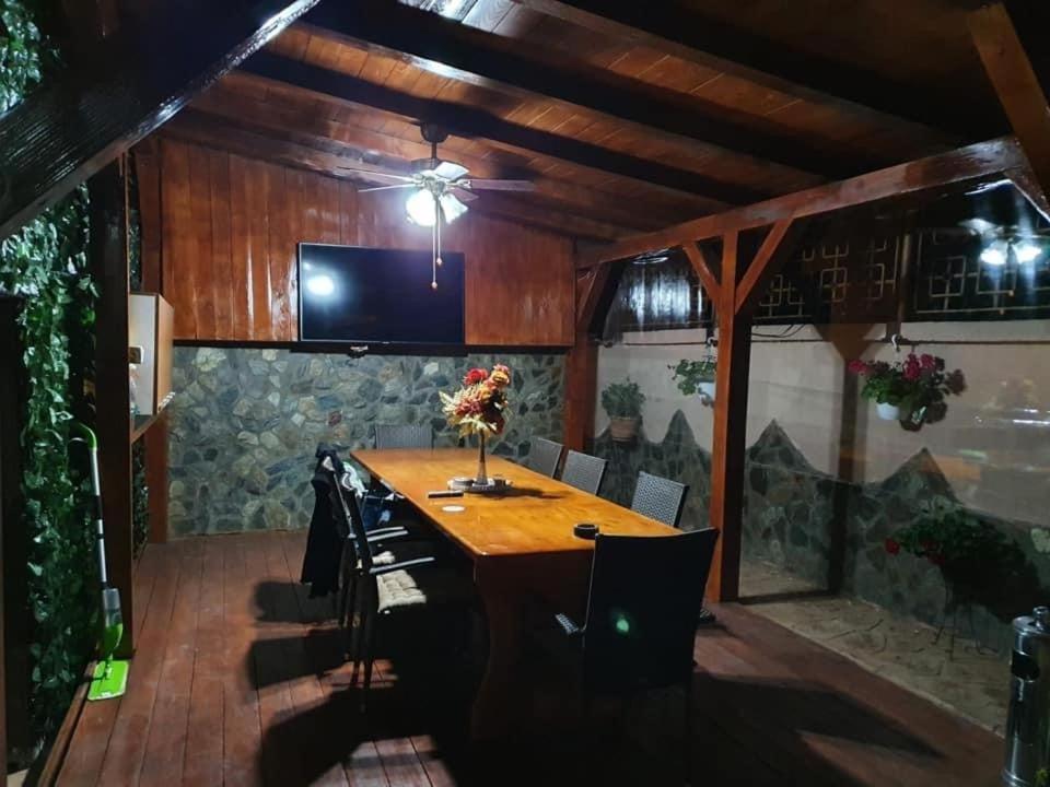 Casa Cattleya Hotell Târgu Jiu Eksteriør bilde