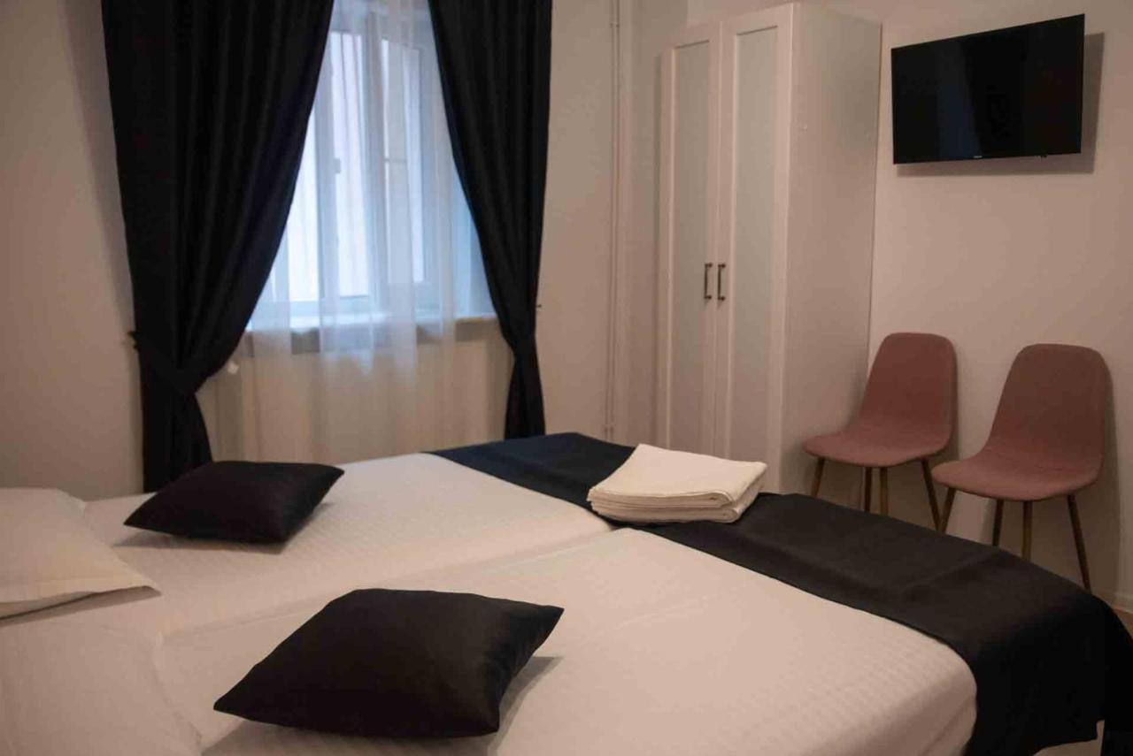 Casa Cattleya Hotell Târgu Jiu Eksteriør bilde