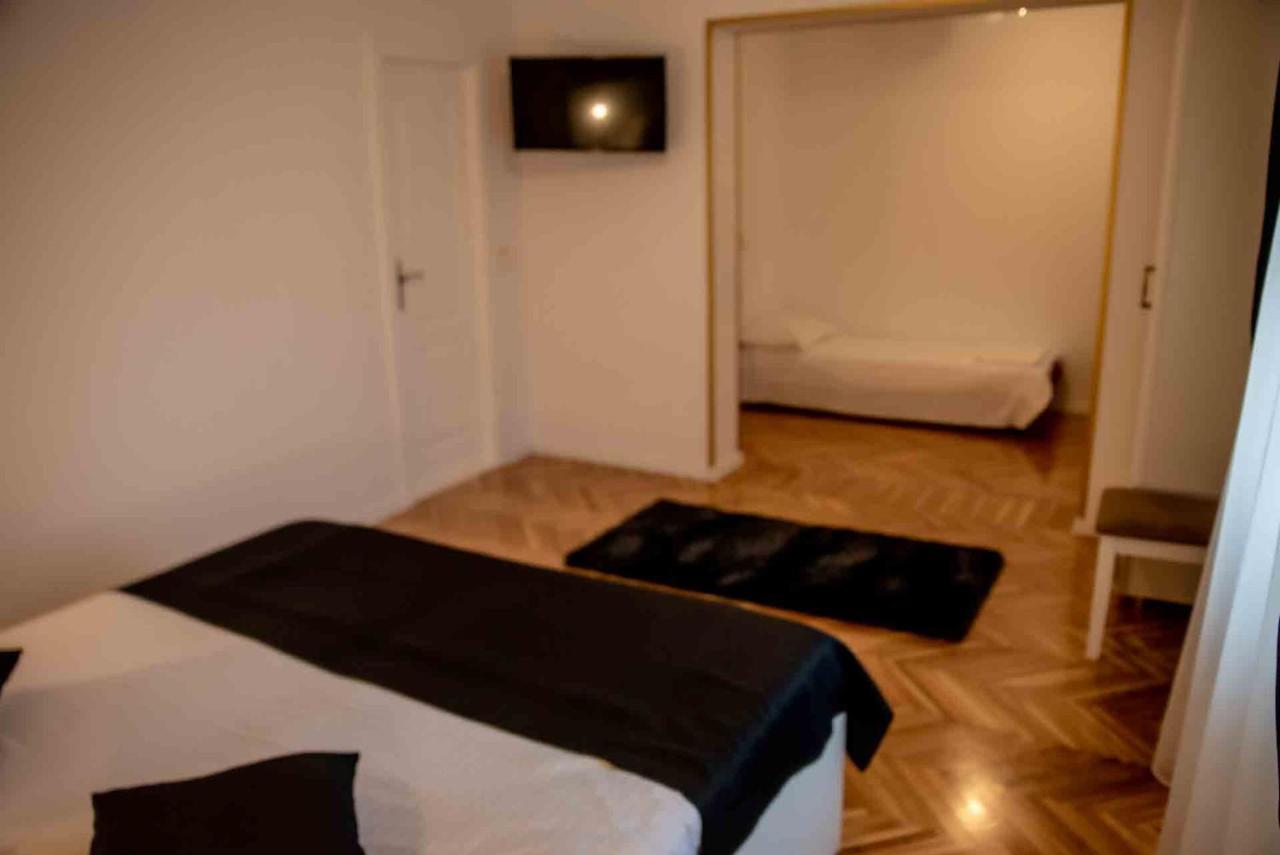 Casa Cattleya Hotell Târgu Jiu Eksteriør bilde